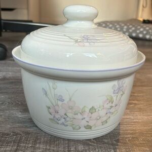 Royal Doulton Fresh Flowers Casserole Dish